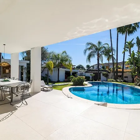 Dowski - Exclusive In Villa