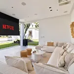 Dowski - Exclusive In Villa